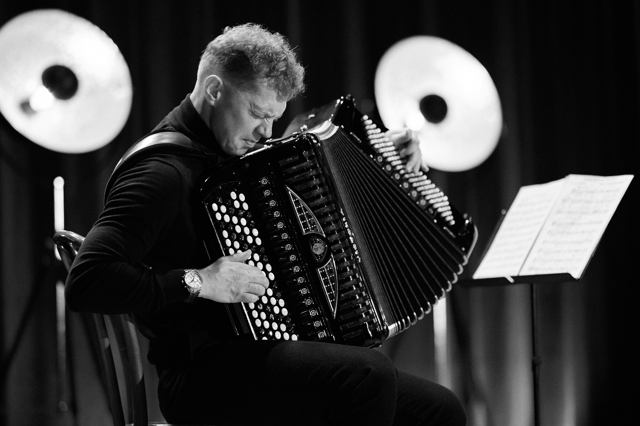 Anatoli Taran performing